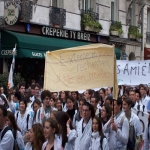 Manifestation des étudiants en médecine à Paris le 6 avril 2005 photo n°21 