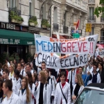 Manifestation des étudiants en médecine à Paris le 6 avril 2005 photo n°26 
