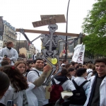 Manifestation des étudiants en médecine à Paris le 6 avril 2005 photo n°34 