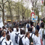 Manifestation des étudiants en médecine à Paris le 6 avril 2005 photo n°74 