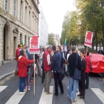 Collecte des cartons rouges devant la préfecture le 20 octobre 2004 photo n°1 